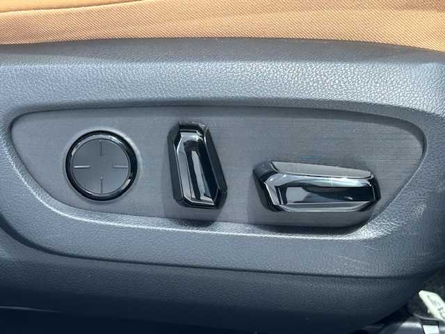 レクサス ＮＸ 250 バージョンL 宮城県 2023(令5)年 2.1万km ソニッククォーツ ワンオーナー/サンルーフ/純正ナビ/パノラミックビューモニター/バックカメラ/フルセグTV/Bluetooth/レクサスセーフティシステム/・プリクラッシュセーフティー/・レーダークルーズコントロール/・緊急時操舵支援/・オートマチックハイビーム/・レーントレーシングアシスト/・ロードサインアシスト/ブラインドスポットモニター/パーキングサポートブレーキ/前後コーナーセンサー/パドルシフト/MTモード付きAT/100V充電/置くだけ充電/ステアリングヒーター/本革レザーシート/前席エアシート/全席シートヒーター/シートメモリー/パワーシート/LEDヘッドライト/フォグランプ/オートライト/純正アルミホイール/純正ビルトインETC2.0/純正フロアマット
