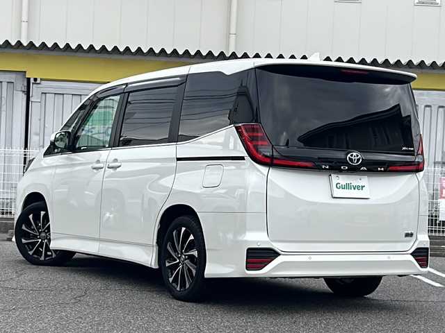 トヨタ ノア ハイブリッド S－Z 愛知県 2023(令5)年 1.6万km ホワイトパールクリスタルシャイン /ワンオーナー//純正メモリナビ//純正フルセグTV//CD/DVD/BT/USB/FM/AM//バックカメラ//ビルトインETC2.0//前後ドライブレコーダー//純正フリップダウン後席モニター//デジタルインナーミラー//AC100V//ヘッドアップディスプレイ//電動パーキングブレーキ//オートブレーキホールドスイッチ//Toyota Safety Sense//追従機能付きクルーズコントロール//プリクラッシュセーフティ//レーンアシスト//オートマチックハイビーム//横滑り防止装置//テレビキャンセラー//DRIVE/EV MODE//ステアスイッチ//補助確認装置//純正LEDオートライト//フロントフォグランプ//オートリトラミラー//ドアバイザー//両側パワースライドドア//シートヒーター(D/N)//ダブル/サイド/カーテンエアバック//スマートキー//スペアキー1本//取扱説明書//ナビ説明書//保証書