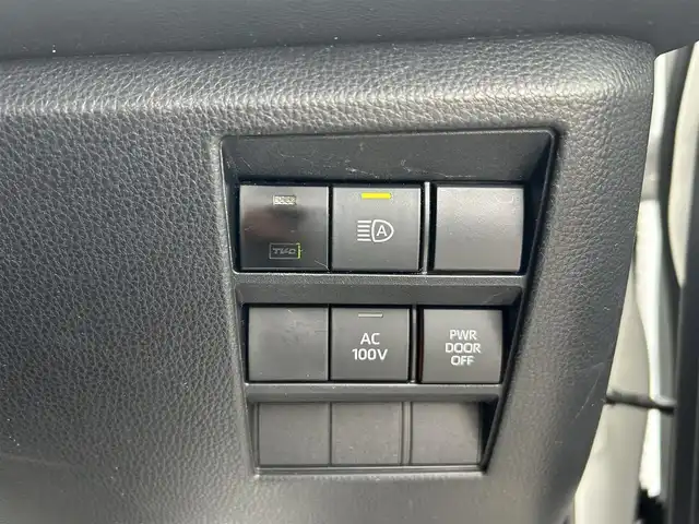 トヨタ ノア ハイブリッド S－Z 愛知県 2023(令5)年 1.6万km ホワイトパールクリスタルシャイン /ワンオーナー//純正メモリナビ//純正フルセグTV//CD/DVD/BT/USB/FM/AM//バックカメラ//ビルトインETC2.0//前後ドライブレコーダー//純正フリップダウン後席モニター//デジタルインナーミラー//AC100V//ヘッドアップディスプレイ//電動パーキングブレーキ//オートブレーキホールドスイッチ//Toyota Safety Sense//追従機能付きクルーズコントロール//プリクラッシュセーフティ//レーンアシスト//オートマチックハイビーム//横滑り防止装置//テレビキャンセラー//DRIVE/EV MODE//ステアスイッチ//補助確認装置//純正LEDオートライト//フロントフォグランプ//オートリトラミラー//ドアバイザー//両側パワースライドドア//シートヒーター(D/N)//ダブル/サイド/カーテンエアバック//スマートキー//スペアキー1本//取扱説明書//ナビ説明書//保証書