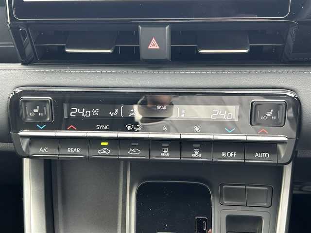 トヨタ ノア ハイブリッド S－Z 愛知県 2023(令5)年 1.6万km ホワイトパールクリスタルシャイン /ワンオーナー//純正メモリナビ//純正フルセグTV//CD/DVD/BT/USB/FM/AM//バックカメラ//ビルトインETC2.0//前後ドライブレコーダー//純正フリップダウン後席モニター//デジタルインナーミラー//AC100V//ヘッドアップディスプレイ//電動パーキングブレーキ//オートブレーキホールドスイッチ//Toyota Safety Sense//追従機能付きクルーズコントロール//プリクラッシュセーフティ//レーンアシスト//オートマチックハイビーム//横滑り防止装置//テレビキャンセラー//DRIVE/EV MODE//ステアスイッチ//補助確認装置//純正LEDオートライト//フロントフォグランプ//オートリトラミラー//ドアバイザー//両側パワースライドドア//シートヒーター(D/N)//ダブル/サイド/カーテンエアバック//スマートキー//スペアキー1本//取扱説明書//ナビ説明書//保証書