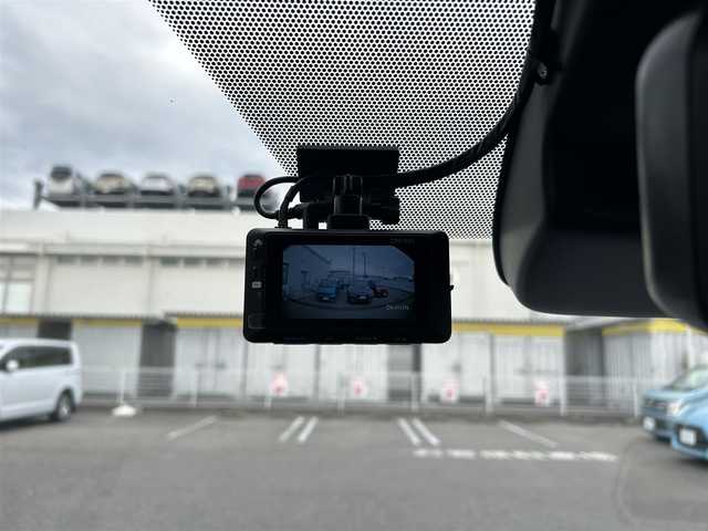 トヨタ ノア ハイブリッド S－Z 愛知県 2023(令5)年 1.6万km ホワイトパールクリスタルシャイン /ワンオーナー//純正メモリナビ//純正フルセグTV//CD/DVD/BT/USB/FM/AM//バックカメラ//ビルトインETC2.0//前後ドライブレコーダー//純正フリップダウン後席モニター//デジタルインナーミラー//AC100V//ヘッドアップディスプレイ//電動パーキングブレーキ//オートブレーキホールドスイッチ//Toyota Safety Sense//追従機能付きクルーズコントロール//プリクラッシュセーフティ//レーンアシスト//オートマチックハイビーム//横滑り防止装置//テレビキャンセラー//DRIVE/EV MODE//ステアスイッチ//補助確認装置//純正LEDオートライト//フロントフォグランプ//オートリトラミラー//ドアバイザー//両側パワースライドドア//シートヒーター(D/N)//ダブル/サイド/カーテンエアバック//スマートキー//スペアキー1本//取扱説明書//ナビ説明書//保証書