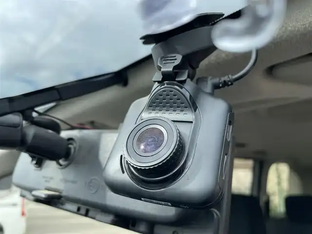 日産 セレナ ライダー ハイパフォーマンス 東京都 2009(平21)年 5.8万km ホワイトパール 純正ナビ/Bluetooth/テレビ/CDプレイヤー/DVD/MSV/ETC/バックカメラ/純正後席モニター/スマートキー/スペアキー/ドライブレコーダー/片側パワースライドドア/純正フロアマット/HIDヘッドライト/オートライト/純正サイドバイザー/ウィンカーミラー/ミラー型GPS（AR-915MT）