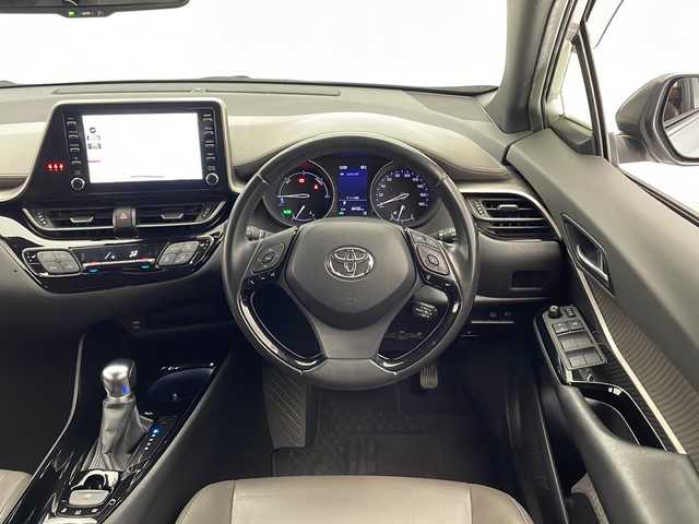 トヨタ Ｃ－ＨＲ G 宮崎県 2019(令1)年 6.5万km メタルストリームM Toyota Safety Sense/〇プリクラシュセーフティ/〇レーンディパーチャーアラート/〇ブラインドスポットモニター/〇リアクロストラフィックアラート/〇パーキングサポートブレーキ/〇オートマチックハイビーム/〇レーダークルーズコントロール/〇クリアランスソナー/純正8インチディスプレイオーディオ/ナビ機能/Bluetooth/パノラミックビューモニター/ハーフレザーシート/シートヒーター/LEDヘッドライト/ビルトインETC/純正18インチAW