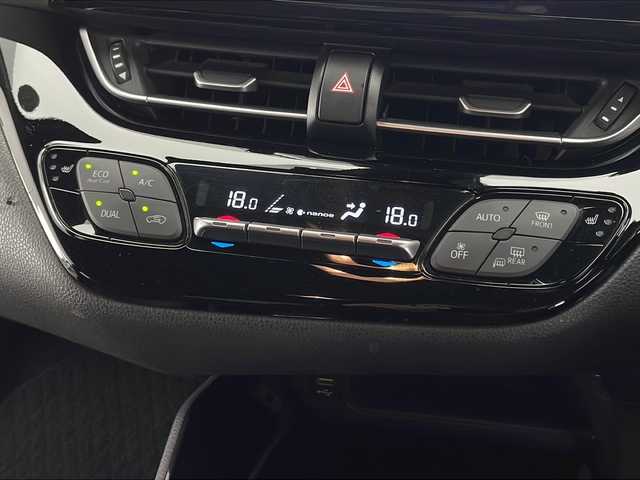 トヨタ Ｃ－ＨＲ G 宮崎県 2019(令1)年 6.5万km メタルストリームM Toyota Safety Sense/〇プリクラシュセーフティ/〇レーンディパーチャーアラート/〇ブラインドスポットモニター/〇リアクロストラフィックアラート/〇パーキングサポートブレーキ/〇オートマチックハイビーム/〇レーダークルーズコントロール/〇クリアランスソナー/純正8インチディスプレイオーディオ/ナビ機能/Bluetooth/パノラミックビューモニター/ハーフレザーシート/シートヒーター/LEDヘッドライト/ビルトインETC/純正18インチAW