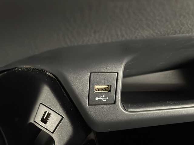 トヨタ Ｃ－ＨＲ G 宮崎県 2019(令1)年 6.5万km メタルストリームM Toyota Safety Sense/〇プリクラシュセーフティ/〇レーンディパーチャーアラート/〇ブラインドスポットモニター/〇リアクロストラフィックアラート/〇パーキングサポートブレーキ/〇オートマチックハイビーム/〇レーダークルーズコントロール/〇クリアランスソナー/純正8インチディスプレイオーディオ/ナビ機能/Bluetooth/パノラミックビューモニター/ハーフレザーシート/シートヒーター/LEDヘッドライト/ビルトインETC/純正18インチAW