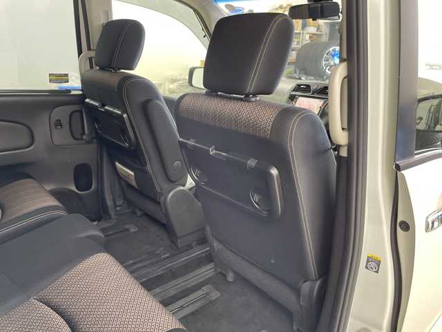 日産 セレナ ハイウェイスター Vセレ +Safty 道央・札幌 2015(平27)年 18.1万km ブリリアントホワイトパール ・整備費用高額のため　キャンセル車両　AA /・４WD/・エマージェンシーブレーキ/・純正ディーラーOPナビ/・DVD.CD.SD.Bluetooth/・フルセグ/バックカメラ/・両側パワースライドドア/・純正エンジンスターター/・クルーズコントロール/・ドライブレコーダー/・ビルトインETC/・LEDライト/オートライト/・スマートキー