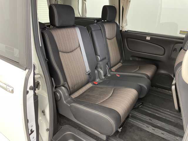 日産 セレナ ハイウェイスター Vセレ +Safty 道央・札幌 2015(平27)年 18.1万km ブリリアントホワイトパール ・整備費用高額のため　キャンセル車両　AA /・４WD/・エマージェンシーブレーキ/・純正ディーラーOPナビ/・DVD.CD.SD.Bluetooth/・フルセグ/バックカメラ/・両側パワースライドドア/・純正エンジンスターター/・クルーズコントロール/・ドライブレコーダー/・ビルトインETC/・LEDライト/オートライト/・スマートキー