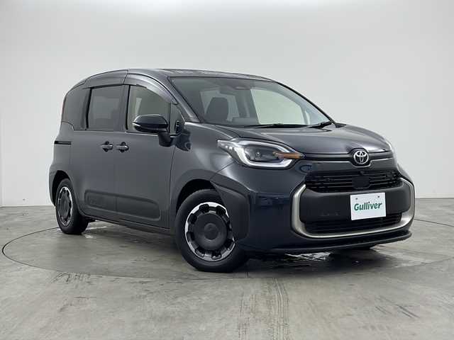 トヨタ シエンタ ハイブリッド Z 兵庫県 2022(令4)年 1.1万km ダークグレー ・純正10.5インチディスプレイナビ&CD&BT&USB&Miracast/・パノラミックビューモニター/・ビルトインETC/・スマートキー/・両側パワースライドドア/・トヨタセーフティセンス/・レーンディパーチャーアラート/・ブラインドスポットモニター/・プリクラッシュセーフティ/・トヨタチームメイト/・プロドライビングアシスト/・クリアランスソナー/・リアクロストラフィックアラート/・リアカメラディテクション/・パーキングサポートブレーキ/・ロードサインアシスト/・アドバンストパーク/・レーダークルーズコントロール/・オートマチックハイビーム/・ドアミラーヒーター/・AC100V電源/・LEDライト