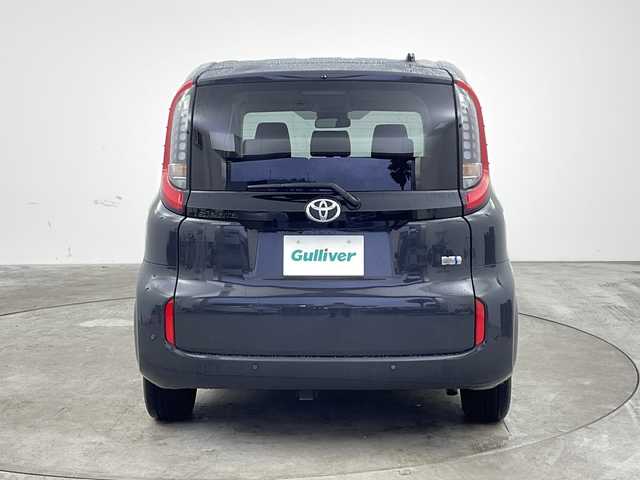 トヨタ シエンタ ハイブリッド Z 兵庫県 2022(令4)年 1.1万km ダークグレー ・純正10.5インチディスプレイナビ&CD&BT&USB&Miracast/・パノラミックビューモニター/・ビルトインETC/・スマートキー/・両側パワースライドドア/・トヨタセーフティセンス/・レーンディパーチャーアラート/・ブラインドスポットモニター/・プリクラッシュセーフティ/・トヨタチームメイト/・プロドライビングアシスト/・クリアランスソナー/・リアクロストラフィックアラート/・リアカメラディテクション/・パーキングサポートブレーキ/・ロードサインアシスト/・アドバンストパーク/・レーダークルーズコントロール/・オートマチックハイビーム/・ドアミラーヒーター/・AC100V電源/・LEDライト