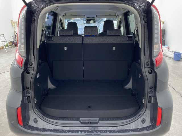 トヨタ シエンタ ハイブリッド Z 兵庫県 2022(令4)年 1.1万km ダークグレー ・純正10.5インチディスプレイナビ&CD&BT&USB&Miracast/・パノラミックビューモニター/・ビルトインETC/・スマートキー/・両側パワースライドドア/・トヨタセーフティセンス/・レーンディパーチャーアラート/・ブラインドスポットモニター/・プリクラッシュセーフティ/・トヨタチームメイト/・プロドライビングアシスト/・クリアランスソナー/・リアクロストラフィックアラート/・リアカメラディテクション/・パーキングサポートブレーキ/・ロードサインアシスト/・アドバンストパーク/・レーダークルーズコントロール/・オートマチックハイビーム/・ドアミラーヒーター/・AC100V電源/・LEDライト