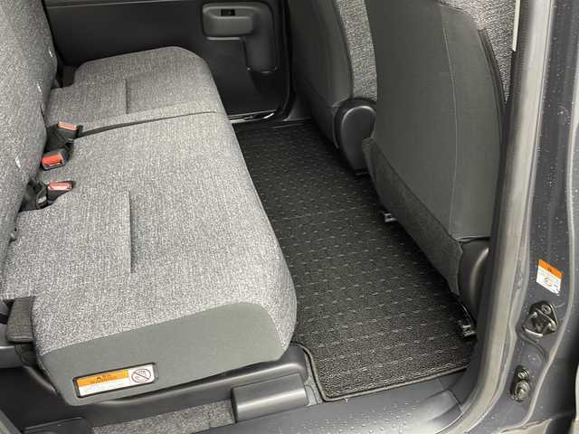 トヨタ シエンタ ハイブリッド Z 兵庫県 2022(令4)年 1.1万km ダークグレー ・純正10.5インチディスプレイナビ&CD&BT&USB&Miracast/・パノラミックビューモニター/・ビルトインETC/・スマートキー/・両側パワースライドドア/・トヨタセーフティセンス/・レーンディパーチャーアラート/・ブラインドスポットモニター/・プリクラッシュセーフティ/・トヨタチームメイト/・プロドライビングアシスト/・クリアランスソナー/・リアクロストラフィックアラート/・リアカメラディテクション/・パーキングサポートブレーキ/・ロードサインアシスト/・アドバンストパーク/・レーダークルーズコントロール/・オートマチックハイビーム/・ドアミラーヒーター/・AC100V電源/・LEDライト