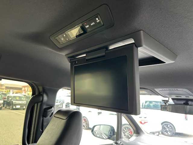 トヨタ ヴォクシー ZS 煌Ⅲ 大阪府 2021(令3)年 6.1万km イナズマスパーキングブラックガラスフレーク １０インチナビ　/フルセグ　/Ｂｌｕｅｔｏｏｔｈ　/バックカメラ　/フリップダウンモニター　/両側パワースライドドア　/ＨＤＭＩ　/クルーズコントロール　/前後ドラレコ　/前後コーナーセンサー　/ＥＴＣ　/フロアーマット