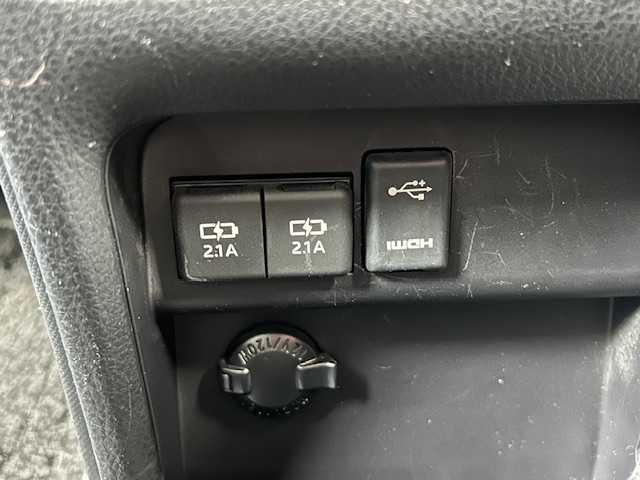 トヨタ ヴォクシー ZS 煌Ⅲ 大阪府 2021(令3)年 6.1万km イナズマスパーキングブラックガラスフレーク １０インチナビ　/フルセグ　/Ｂｌｕｅｔｏｏｔｈ　/バックカメラ　/フリップダウンモニター　/両側パワースライドドア　/ＨＤＭＩ　/クルーズコントロール　/前後ドラレコ　/前後コーナーセンサー　/ＥＴＣ　/フロアーマット