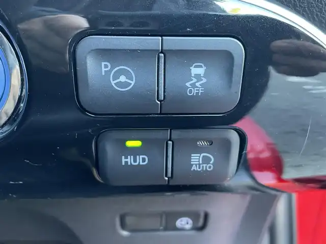 トヨタ プリウス ＰＨＶ A プレミアム 愛知県 2018(平30)年 3万km エモーショナルレッド ・純正11.6インチTコネクトメモリーナビ/・フルセグテレビ/・Bluetooth/USB/AUX接続機能/・ETC2.0/・本革シート/・パワーシート（運転席）/・純正フロアマット/・純正15インチアルミホイール/・純正LEDヘッドライト/・オートマチックハイビーム/・ヘッドアップディスプレイ/・衝突軽減ブレーキ/・レーンキープアシスト/・ブラインドスポットモニター/・アダプティブクルーズコントロール/・パーキングアシスト/・純正ドライブレコーダー