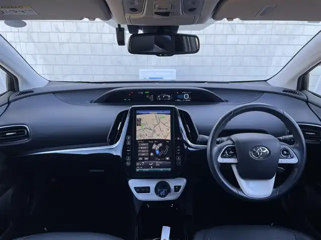 トヨタ プリウス ＰＨＶ A プレミアム 愛知県 2018(平30)年 3万km エモーショナルレッド ・純正11.6インチTコネクトメモリーナビ/・フルセグテレビ/・Bluetooth/USB/AUX接続機能/・ETC2.0/・本革シート/・パワーシート（運転席）/・純正フロアマット/・純正15インチアルミホイール/・純正LEDヘッドライト/・オートマチックハイビーム/・ヘッドアップディスプレイ/・衝突軽減ブレーキ/・レーンキープアシスト/・ブラインドスポットモニター/・アダプティブクルーズコントロール/・パーキングアシスト/・純正ドライブレコーダー