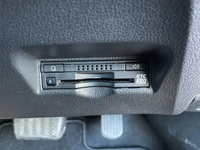 トヨタ プリウス ＰＨＶ A プレミアム 愛知県 2018(平30)年 3万km エモーショナルレッド ・純正11.6インチTコネクトメモリーナビ/・フルセグテレビ/・Bluetooth/USB/AUX接続機能/・ETC2.0/・本革シート/・パワーシート（運転席）/・純正フロアマット/・純正15インチアルミホイール/・純正LEDヘッドライト/・オートマチックハイビーム/・ヘッドアップディスプレイ/・衝突軽減ブレーキ/・レーンキープアシスト/・ブラインドスポットモニター/・アダプティブクルーズコントロール/・パーキングアシスト/・純正ドライブレコーダー