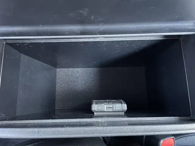 トヨタ プリウス ＰＨＶ A プレミアム 愛知県 2018(平30)年 3万km エモーショナルレッド ・純正11.6インチTコネクトメモリーナビ/・フルセグテレビ/・Bluetooth/USB/AUX接続機能/・ETC2.0/・本革シート/・パワーシート（運転席）/・純正フロアマット/・純正15インチアルミホイール/・純正LEDヘッドライト/・オートマチックハイビーム/・ヘッドアップディスプレイ/・衝突軽減ブレーキ/・レーンキープアシスト/・ブラインドスポットモニター/・アダプティブクルーズコントロール/・パーキングアシスト/・純正ドライブレコーダー