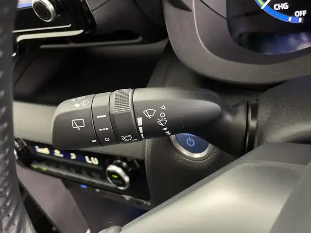 トヨタ ヤリスクロス ハイブリッド Z 鹿児島県 2023(令5)年 1万km プラチナホワイトパールマイカ トヨタセーフティーセンス　/・PCS/・LTA/・BSM/・RCTA/・クリアランスソナー/・ACC/・RSA/モデリスタエアロ　/全方位カメラ　/純正ディスプレイオーディオ　/ＥＴＣ２．０　/前後ドラレコ　/電子パーキング　/・ブレーキホールド　/ハーフレザーシート　/・パワーシート　/・シートヒーター/・ハンドルヒーター/革巻きステアリング/・チルトステアリング/・ステアリングスイッチ/プッシュスタート/・スマートキー/LEDライト/・オートライト/・フォグライト/純正フロアマット/ドアバイザー/電動格納ウィンカーミラー/保証書