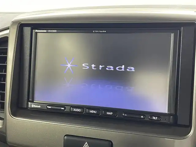 スズキ スペーシア カスタム Z 埼玉県 2017(平29)年 8.8万km ブリスクブルーメタリック/ブラック2トーンルーフ 禁煙車　純正ナビ　Ｂｌｕｅｔｏｏｔｈ　バックカメラ　シートヒーター　ドライブレコーダー　オートライト　ＨＩＤヘッドライト　スマートキー　スペアキー　プッシュスタート　片側パワースライドドア　ＥＴＣ