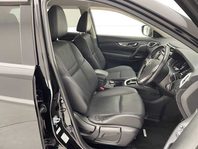 日産 エクストレイル 20Xtt エマージェンシーブレーキ 愛知県 2017(平29)年 3.2万km ダイヤモンドブラック 純正ナビ/全方位カメラ/レーダークルーズコントロール/シートヒーター/電動リアゲート/コーナーセンサー/純正アルミホイール/LEDヘッドライト/ドライブレコーダー/ETC/フルセグ/CD DVD/Bluetooth/ステアリングスイッチ/スマートキー/プッシュスタート