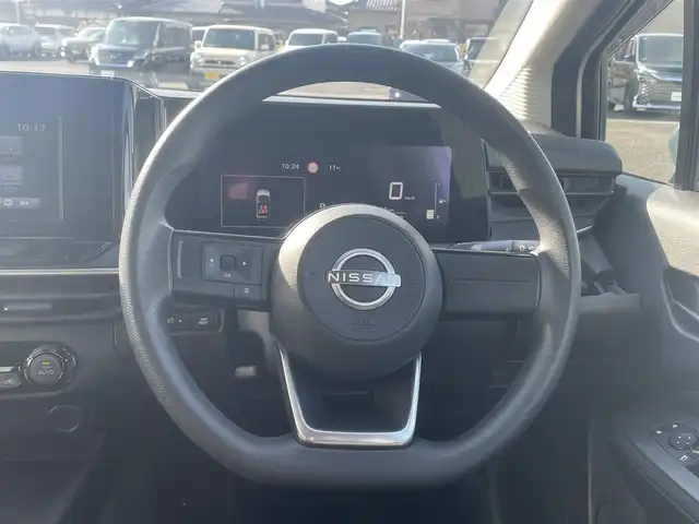 日産 ノート S 熊本県 2021(令3)年 5.1万km ピュアホワイトパール 純正ディスプレイオーディオ/・AM/FM/USB/BT/アラウンドビューモニター/インテリジェントエマージェンシーブレーキ/踏み間違い防止アシスト/車線逸脱警報/後側方支援/ハイビームアシスト/標識検知機能/インテリジェントルームミラー/ETC/純正フロアマット/電動格納ミラー/ウインカーミラー/プッシュスタート/スマートキー