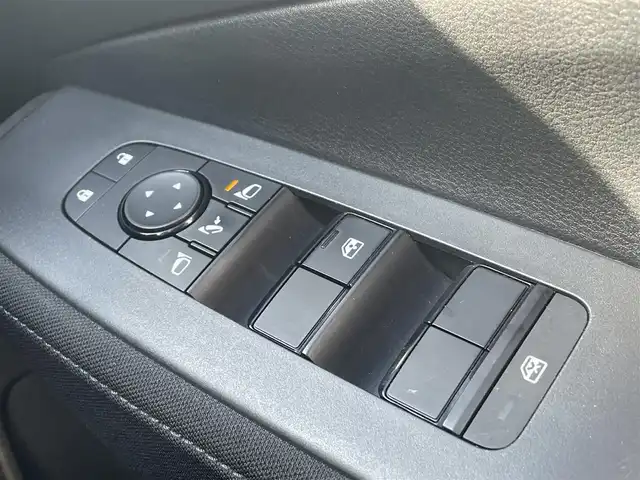 日産 ノート S 熊本県 2021(令3)年 5.1万km ピュアホワイトパール 純正ディスプレイオーディオ/・AM/FM/USB/BT/アラウンドビューモニター/インテリジェントエマージェンシーブレーキ/踏み間違い防止アシスト/車線逸脱警報/後側方支援/ハイビームアシスト/標識検知機能/インテリジェントルームミラー/ETC/純正フロアマット/電動格納ミラー/ウインカーミラー/プッシュスタート/スマートキー