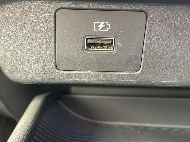 日産 ノート S 熊本県 2021(令3)年 5.1万km ピュアホワイトパール 純正ディスプレイオーディオ/・AM/FM/USB/BT/アラウンドビューモニター/インテリジェントエマージェンシーブレーキ/踏み間違い防止アシスト/車線逸脱警報/後側方支援/ハイビームアシスト/標識検知機能/インテリジェントルームミラー/ETC/純正フロアマット/電動格納ミラー/ウインカーミラー/プッシュスタート/スマートキー