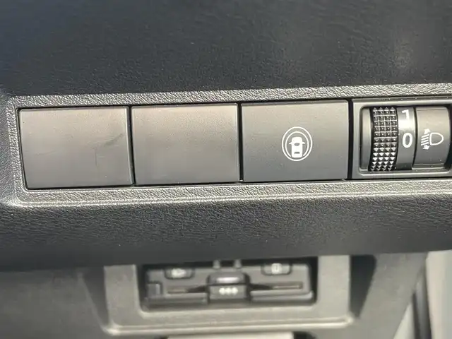 日産 ノート S 熊本県 2021(令3)年 5.1万km ピュアホワイトパール 純正ディスプレイオーディオ/・AM/FM/USB/BT/アラウンドビューモニター/インテリジェントエマージェンシーブレーキ/踏み間違い防止アシスト/車線逸脱警報/後側方支援/ハイビームアシスト/標識検知機能/インテリジェントルームミラー/ETC/純正フロアマット/電動格納ミラー/ウインカーミラー/プッシュスタート/スマートキー