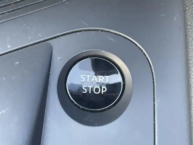 日産 ノート S 熊本県 2021(令3)年 5.1万km ピュアホワイトパール 純正ディスプレイオーディオ/・AM/FM/USB/BT/アラウンドビューモニター/インテリジェントエマージェンシーブレーキ/踏み間違い防止アシスト/車線逸脱警報/後側方支援/ハイビームアシスト/標識検知機能/インテリジェントルームミラー/ETC/純正フロアマット/電動格納ミラー/ウインカーミラー/プッシュスタート/スマートキー