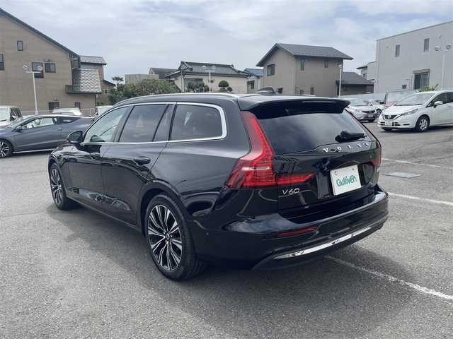 ボルボ ボルボ Ｖ６０ アルティメット B4 神奈川県 2024(令6)年 1.5万km オニキスブラックP 1オーナー/パノラマガラスサンルーフ/Bowers&Wilkinプレミアムサウンド/純正センターディスプレイ/・Googleマップ/・AppleCarplay/AndrodAuto/・YouTube/・全方位カメラ/ナッパレザーシート/・前席パワーシート/・全席シートヒーター/ステアリングヒーター/ワイヤレススマホ充電/電動リアゲート/運転支援システム/・パイロットアシスト/・レーンキーピングエイド/・アクティブハイビーム/スマートキーX2