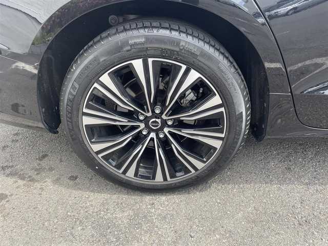 ボルボ ボルボ Ｖ６０ アルティメット B4 神奈川県 2024(令6)年 1.5万km オニキスブラックP 1オーナー/パノラマガラスサンルーフ/Bowers&Wilkinプレミアムサウンド/純正センターディスプレイ/・Googleマップ/・AppleCarplay/AndrodAuto/・YouTube/・全方位カメラ/ナッパレザーシート/・前席パワーシート/・全席シートヒーター/ステアリングヒーター/ワイヤレススマホ充電/電動リアゲート/運転支援システム/・パイロットアシスト/・レーンキーピングエイド/・アクティブハイビーム/スマートキーX2