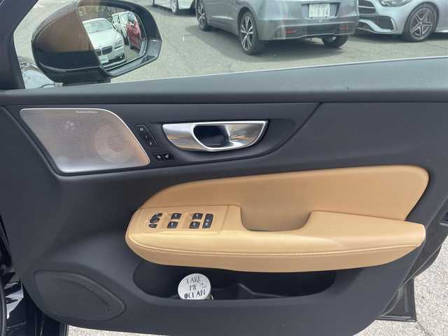 ボルボ ボルボ Ｖ６０ アルティメット B4 神奈川県 2024(令6)年 1.5万km オニキスブラックP 1オーナー/パノラマガラスサンルーフ/Bowers&Wilkinプレミアムサウンド/純正センターディスプレイ/・Googleマップ/・AppleCarplay/AndrodAuto/・YouTube/・全方位カメラ/ナッパレザーシート/・前席パワーシート/・全席シートヒーター/ステアリングヒーター/ワイヤレススマホ充電/電動リアゲート/運転支援システム/・パイロットアシスト/・レーンキーピングエイド/・アクティブハイビーム/スマートキーX2