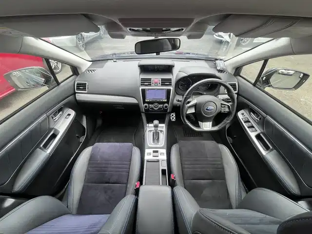 スバル レヴォーグ 2．0GT－S アイサイト 三重県 2014(平26)年 12.9万km ギャラクシーブルーシリカ STIアルミホイール(17インチ)/STIフロントリップ/STIフロントタワーバー/HKS車高調/ナビ(Bluetooth/CD/DVD/SD/地デジTV/AM/FM)/バックカメラ/ETC/アイサイトVer.3(ステレオカメラ/プリクラッシュブレーキ/アクティブレーンキープ/車線逸脱ふらつき警報/誤発進抑制制御/誤後進抑制制御/全車速追従機能付クルーズコントロール)/ヒルホールド機能付電動パーキングブレーキ/ブラック加飾付LEDヘッドランプ/オートライト/フロントフォグランプ/革巻きステアリングホイール/パドルシフト/アルカンターラ/革コンビスポーツシート/アルミペダル/USB電源(フロント/リア)/純正フロアマット/キーレスアクセス/プッシュスタート/スペアキー