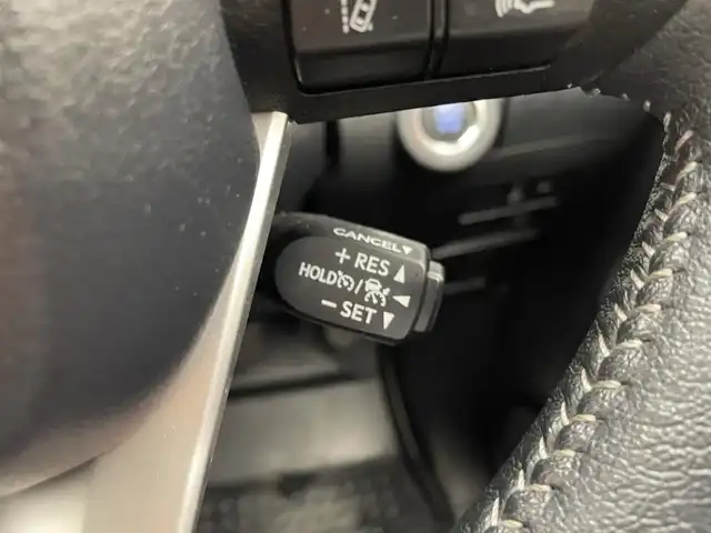 トヨタ ハイラックス Z 兵庫県 2021(令3)年 4.1万km シルバーメタリック 社外SDナビ/(CN-RE07WD)/フルセグ CD DVD BT MSV/バックカメラ/社外フロント・サイドカメラ/プラターライナー塗装/リフトアップ/ETC/バックフリップトノカバー/コーナーセンサー/レーダークルーズコントロール/プリクラッシュセーフティー/RSA/LDA/シートカバー/社外17インチアルミホイール/社外フロアマット/社外バグガード/LEDヘッドライト/LEDフォグライト/オートライト/アイドリングストップ/スマートキー
