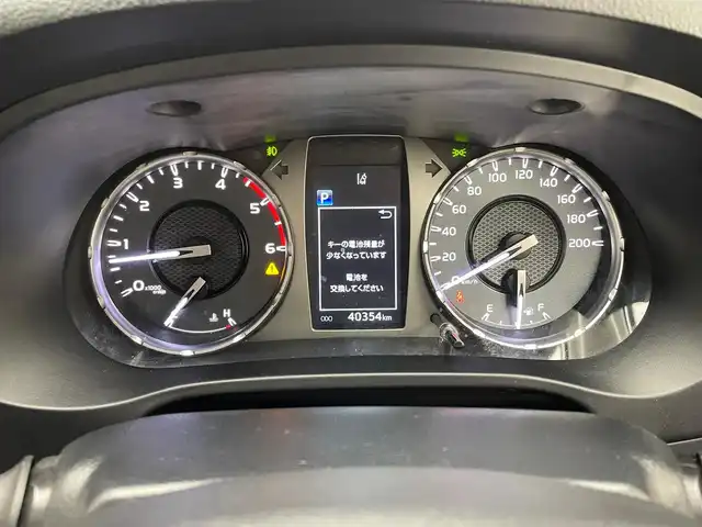 トヨタ ハイラックス Z 兵庫県 2021(令3)年 4.1万km シルバーメタリック 社外SDナビ/(CN-RE07WD)/フルセグ CD DVD BT MSV/バックカメラ/社外フロント・サイドカメラ/プラターライナー塗装/リフトアップ/ETC/バックフリップトノカバー/コーナーセンサー/レーダークルーズコントロール/プリクラッシュセーフティー/RSA/LDA/シートカバー/社外17インチアルミホイール/社外フロアマット/社外バグガード/LEDヘッドライト/LEDフォグライト/オートライト/アイドリングストップ/スマートキー