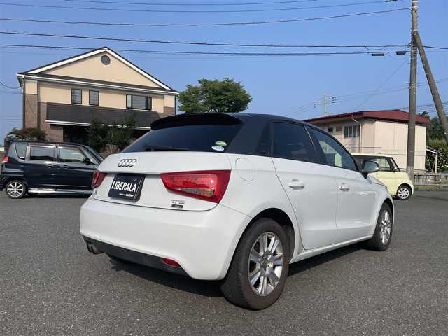 アウディ Ａ１ スポーツバック 1．4TFSI 埼玉県 2013(平25)年 10.1万km グレイシアホワイトメタリック 純正SDナビ/ビルトインETC/純正HIDヘッドライト/オートライト/スマートキー/プッシュスタート/スペアキー/純正15インチアルミホイール/ステアリングリモコン/サイドエアバッグ/カーテンエアバッグ