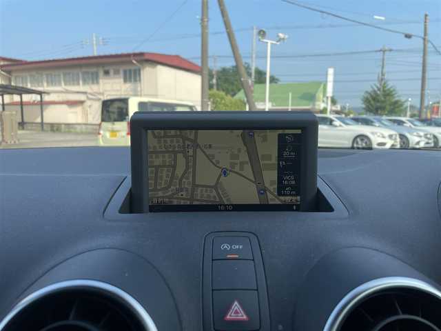 アウディ Ａ１ スポーツバック 1．4TFSI 埼玉県 2013(平25)年 10.1万km グレイシアホワイトメタリック 純正SDナビ/ビルトインETC/純正HIDヘッドライト/オートライト/スマートキー/プッシュスタート/スペアキー/純正15インチアルミホイール/ステアリングリモコン/サイドエアバッグ/カーテンエアバッグ