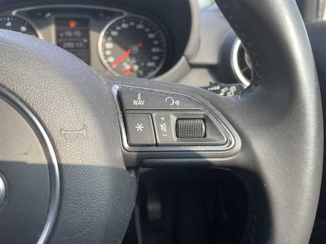 アウディ Ａ１ スポーツバック 1．4TFSI 埼玉県 2013(平25)年 10.1万km グレイシアホワイトメタリック 純正SDナビ/ビルトインETC/純正HIDヘッドライト/オートライト/スマートキー/プッシュスタート/スペアキー/純正15インチアルミホイール/ステアリングリモコン/サイドエアバッグ/カーテンエアバッグ