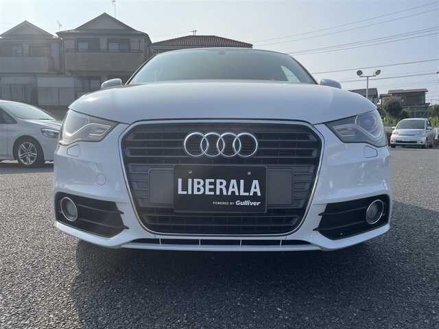 アウディ Ａ１ スポーツバック 1．4TFSI 埼玉県 2013(平25)年 10.1万km グレイシアホワイトメタリック 純正SDナビ/ビルトインETC/純正HIDヘッドライト/オートライト/スマートキー/プッシュスタート/スペアキー/純正15インチアルミホイール/ステアリングリモコン/サイドエアバッグ/カーテンエアバッグ