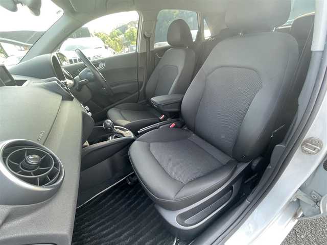アウディ Ａ１ スポーツバック 1．4TFSI 埼玉県 2013(平25)年 10.1万km グレイシアホワイトメタリック 純正SDナビ/ビルトインETC/純正HIDヘッドライト/オートライト/スマートキー/プッシュスタート/スペアキー/純正15インチアルミホイール/ステアリングリモコン/サイドエアバッグ/カーテンエアバッグ