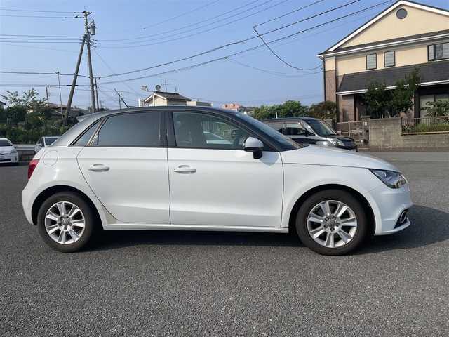 アウディ Ａ１ スポーツバック 1．4TFSI 埼玉県 2013(平25)年 10.1万km グレイシアホワイトメタリック 純正SDナビ/ビルトインETC/純正HIDヘッドライト/オートライト/スマートキー/プッシュスタート/スペアキー/純正15インチアルミホイール/ステアリングリモコン/サイドエアバッグ/カーテンエアバッグ