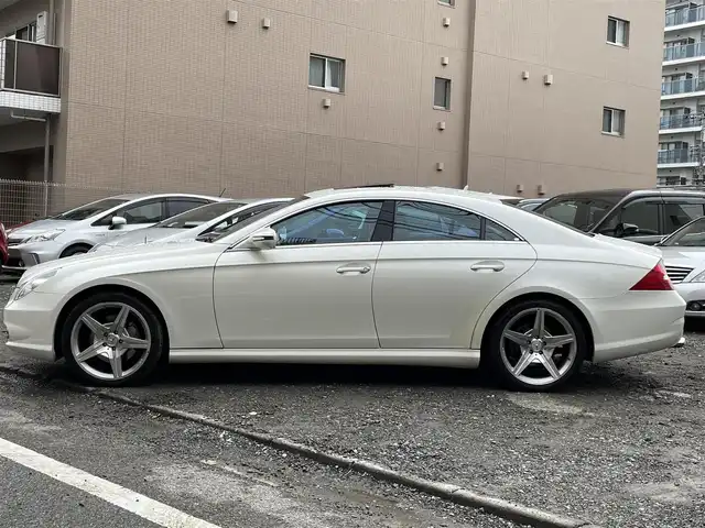 メルセデス・ベンツ ＣＬＳ３５０ AMG スポーツパッケージ 東京都 2008(平20)年 3.2万km ダイヤモンドホワイト 走行31569km/左ハンドル/サンルーフ/レザーシート(ベージュ/前席電動)/純正ナビ/DVDビデオ再生/HDDミュージックレジスター/ドライブレコーダー(ユピテル)/ETC車載器/電動トランクリッド/純正19インチアルミホイール(AMG)/AMGスポーツマフラー/キセノンヘッドランプ/純正スペアキー1本付/取説/整備手帳