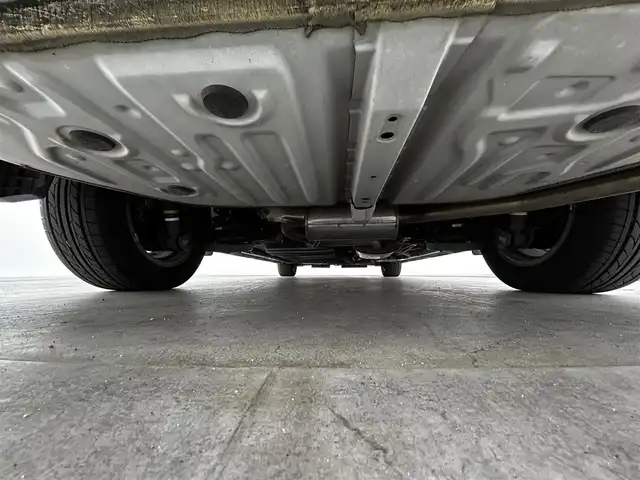 トヨタ ヴォクシー ZS 煌Ⅱ 大分県 2017(平29)年 9.4万km ホワイトパールクリスタルシャイン ワンオーナー/純正SDナビ（NSZT-Y66T）/両側パワースライドドア/バックカメラ/オートライト/オートマチックハイビーム/3列シート/ウォークスルー/チップアップシート/レーンキープアシスト/アイドリングストップ/純正フロアマット/純正アルミホイル16インチ/ETC/LEDヘッドライト