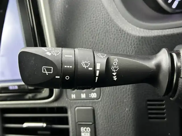 トヨタ ヴォクシー ZS 煌Ⅱ 大分県 2017(平29)年 9.4万km ホワイトパールクリスタルシャイン ワンオーナー/純正SDナビ（NSZT-Y66T）/両側パワースライドドア/バックカメラ/オートライト/オートマチックハイビーム/3列シート/ウォークスルー/チップアップシート/レーンキープアシスト/アイドリングストップ/純正フロアマット/純正アルミホイル16インチ/ETC/LEDヘッドライト