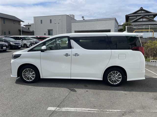 トヨタ アルファードハイブリット SR Cパッケージ 神奈川県 2021(令3)年 3.1万km ホワイトパールクリスタルシャイン ワンオーナー/10.5型ディスプレイ/・JBLサウンドシステム/・Bluetoothオーディオ/・フルセグTV/・HDMI・USB端子/・パノラミックビューモニター/純正DVDデッキ/リアエンターテインメントシステム/・13.3型フリップダウンモニター/サンルーフ/黒革シート/・前席パワーシート/・前席エアー＆シートヒーター/両側電動スライドドア/電動リアゲート/トヨタセーフティセンス/・プリクラッシュセーフティ/・レーントレーシングアシスト/・オートマチックハイビーム/・レーダークルーズコントロール/・ブラインドスポットモニター/・リアクロストラフィック/・パーキングサポートブレーキ/２．０ビルトインETC/新車時手帳、取説
