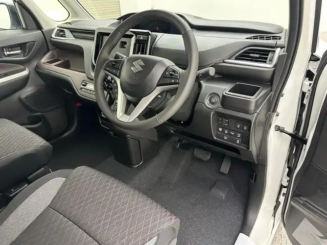スズキ ソリオ バンディット HV MV 兵庫県 2024(令6)年 0.1万km未満 パール 登録済未使用車/デュアルカメラブレーキサポート/全方位モニター用カメラパッケージ/レーダークルーズコントロール/レーンキープアシスト/コーナーセンサー/両側パワースライドドア/ヘッドアップディスプレイ/LEDヘッドライト/オートライト/オートハイビーム/ステアリングリモコン/アイドリングストップ/シートヒーター/スマートキー/スペアキー/取扱い説明書/新車時保証書