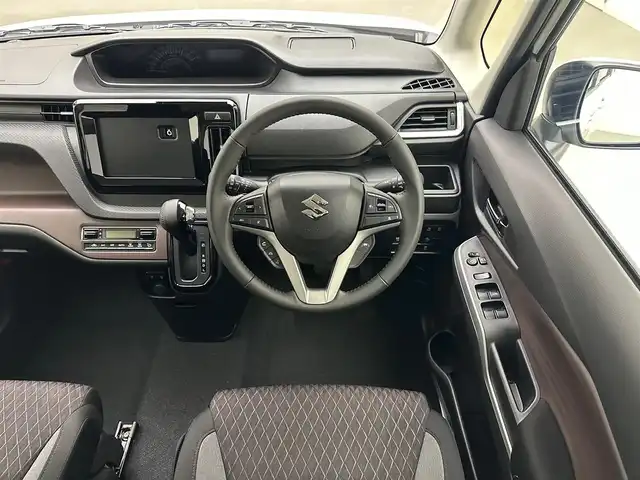スズキ ソリオ バンディット HV MV 兵庫県 2024(令6)年 0.1万km未満 パール 登録済未使用車/デュアルカメラブレーキサポート/全方位モニター用カメラパッケージ/レーダークルーズコントロール/レーンキープアシスト/コーナーセンサー/両側パワースライドドア/ヘッドアップディスプレイ/LEDヘッドライト/オートライト/オートハイビーム/ステアリングリモコン/アイドリングストップ/シートヒーター/スマートキー/スペアキー/取扱い説明書/新車時保証書