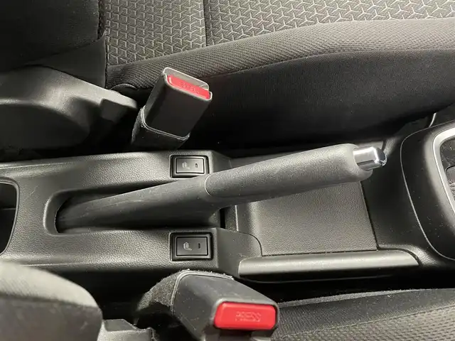 スズキ スイフト HYBRID ML 道東・釧路十勝 2019(平31)年 5.8万km ピュアホワイトP ・4WD/・セーフティパッケージ/・デュアルセンサーブレーキサポート/・純正ナビCN-RZ746W/(フルセグTV/CD/DVD/Bluetooth/USB/SD/AM/FM)/・バックカメラ/・レーダークルーズコントロール/・パドルシフト/・シートヒーター/・ビルトインETC/・アイドリングストップ/・オートLEDヘッドライト/・スマートキー/・プッシュスタート/・エンジンスターター/・純正１６インチアルミホイール