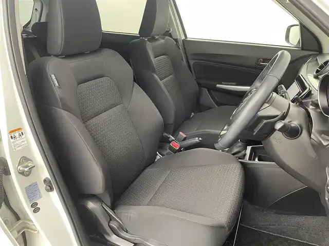 スズキ スイフト HYBRID ML 道東・釧路十勝 2019(平31)年 5.8万km ピュアホワイトP ・4WD/・セーフティパッケージ/・デュアルセンサーブレーキサポート/・純正ナビCN-RZ746W/(フルセグTV/CD/DVD/Bluetooth/USB/SD/AM/FM)/・バックカメラ/・レーダークルーズコントロール/・パドルシフト/・シートヒーター/・ビルトインETC/・アイドリングストップ/・オートLEDヘッドライト/・スマートキー/・プッシュスタート/・エンジンスターター/・純正１６インチアルミホイール