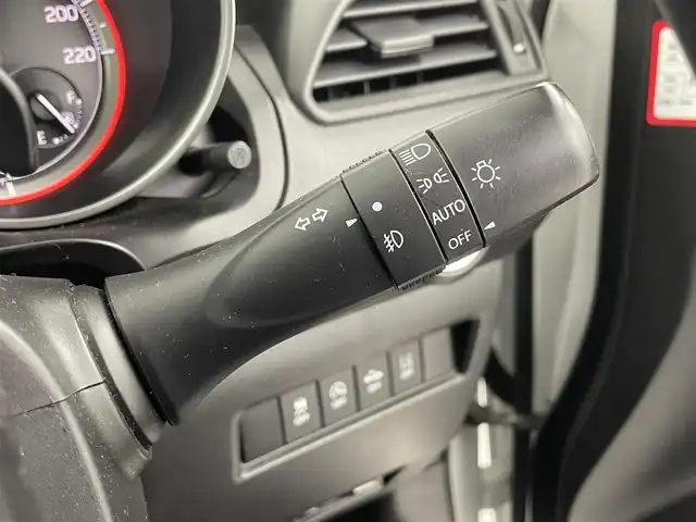 スズキ スイフト HYBRID ML 道東・釧路十勝 2019(平31)年 5.8万km ピュアホワイトP ・4WD/・セーフティパッケージ/・デュアルセンサーブレーキサポート/・純正ナビCN-RZ746W/(フルセグTV/CD/DVD/Bluetooth/USB/SD/AM/FM)/・バックカメラ/・レーダークルーズコントロール/・パドルシフト/・シートヒーター/・ビルトインETC/・アイドリングストップ/・オートLEDヘッドライト/・スマートキー/・プッシュスタート/・エンジンスターター/・純正１６インチアルミホイール